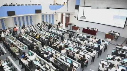 走進(jìn)廣東財(cái)經(jīng)大學(xué)人工智能與數(shù)字經(jīng)濟(jì)產(chǎn)業(yè)學(xué)院 探索計(jì)算機(jī)軟硬件設(shè)計(jì)的融合之道